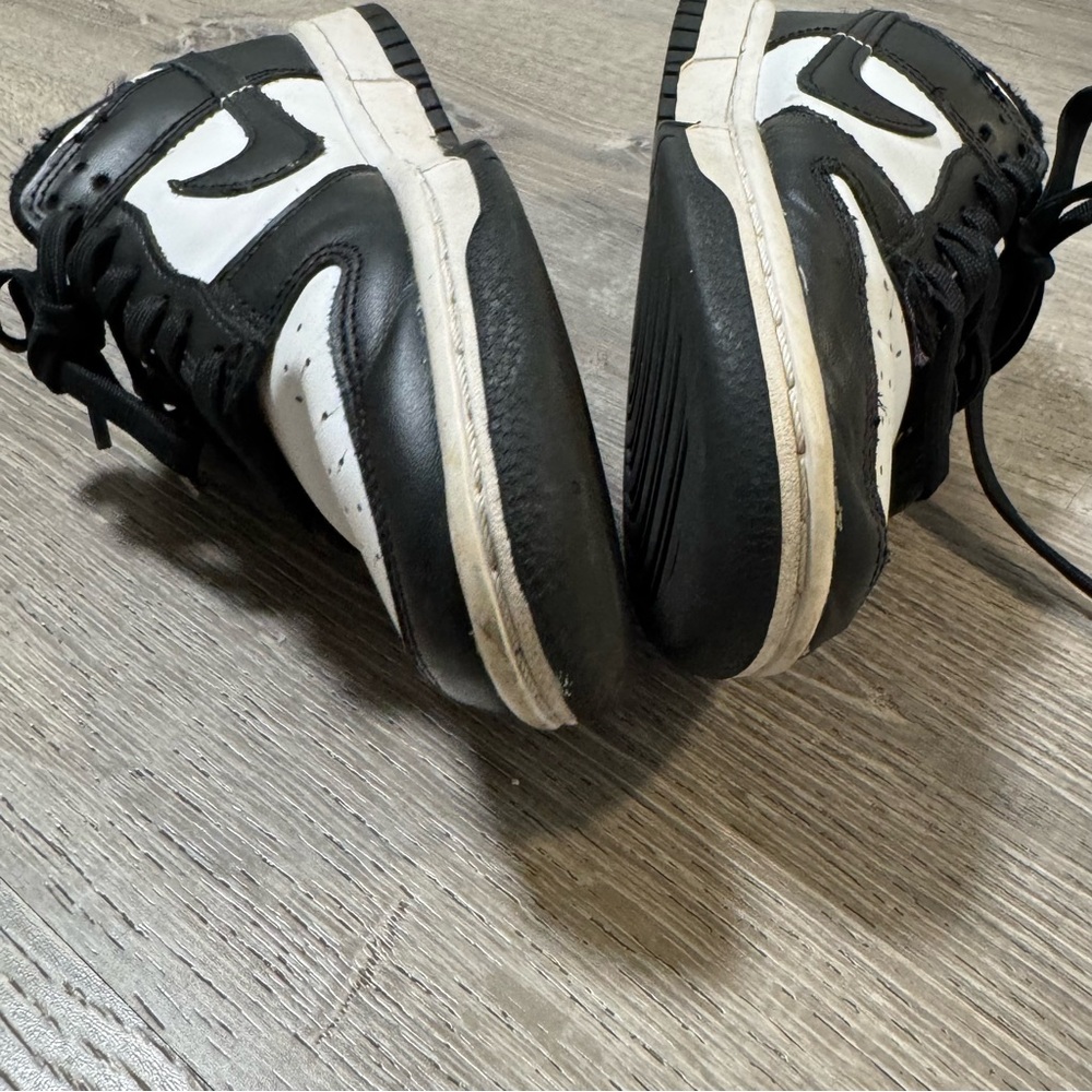 Nike Panda Dunks Size 6.5Y - Picture 8 of 11